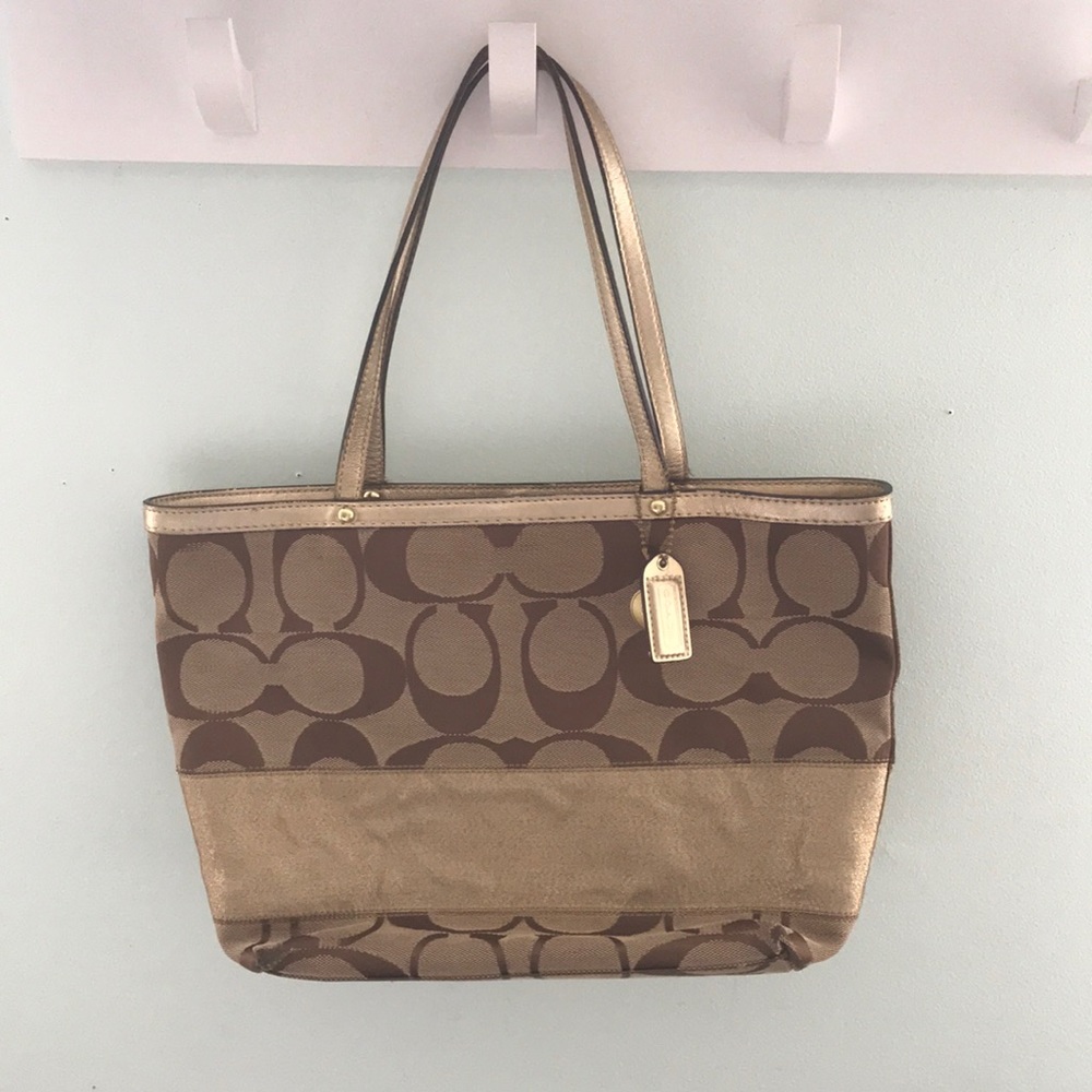 A coach handbag *free shipping*